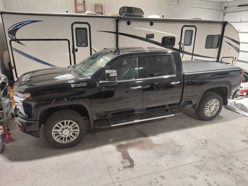 Used 2020 Chevrolet Silverado 2500 High Country image 1