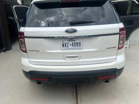 Used 2015 Ford Explorer Limited w/ Equipment Group 301A FWD image 15