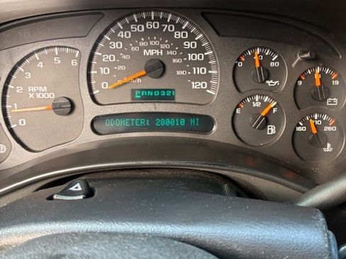 Used 2003 GMC Yukon XL 2500 SLT w/ 1SD Preferred Equipment Group image 8