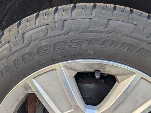 Used 2014 GMC Sierra 1500 SLE w/ SLE Value Package image 9