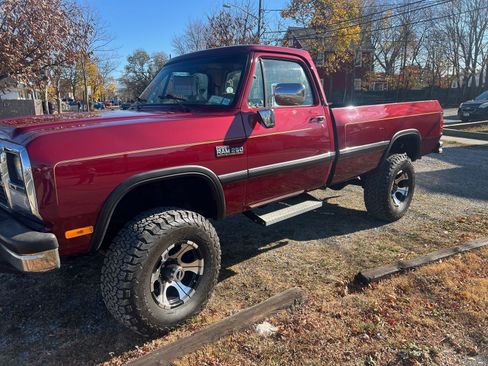 Used 1992 Dodge D/W Truck 250 image 1