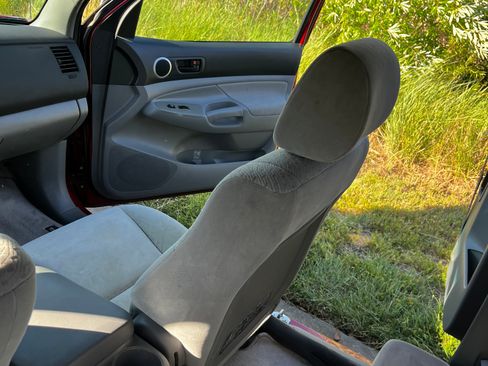 Used 2005 Toyota Tacoma 2WD Access Cab image 6