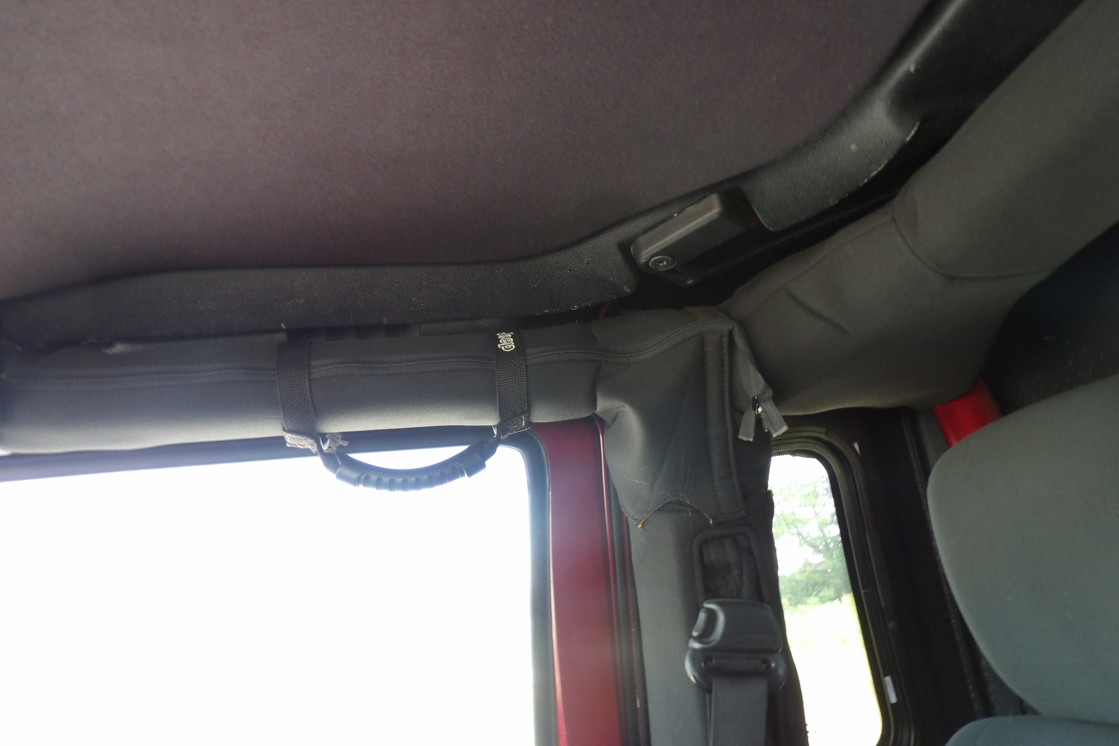 Used 2012 Jeep Wrangler Unlimited Sahara AWD/4WD image 15