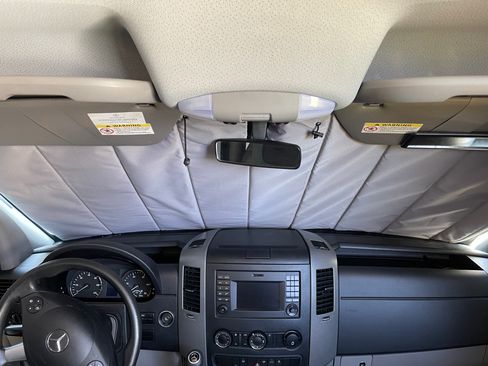 Used 2016 Mercedes-Benz Sprinter 2500 image 32