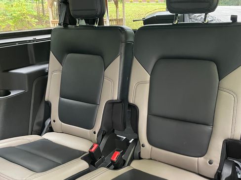 Used 2023 Ford Bronco Wildtrak image 8