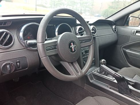 Used 2008 Ford Mustang Premium image 9