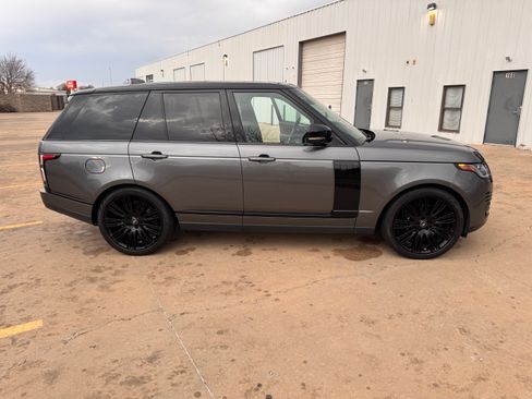 Used 2019 Land Rover Range Rover Supercharged image 4