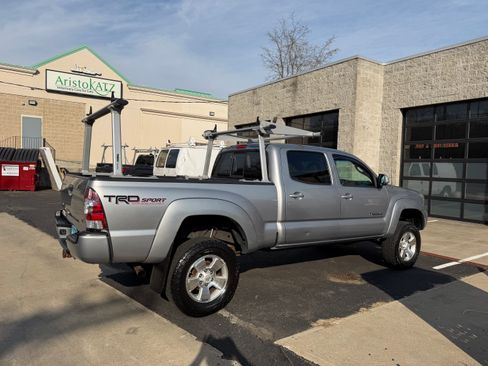 Used 2014 Toyota Tacoma 4x4 Double Cab w/ TRD Sport Package image 4