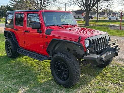 Used 2015 Jeep Wrangler Unlimited Sport w/ Quick Order Package 24S AWD/4WD image 4