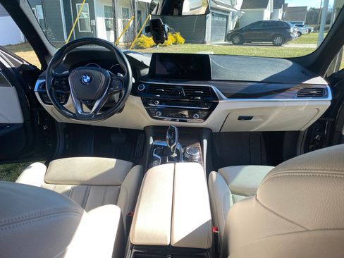 Used 2018 BMW 530e xDrive image 14