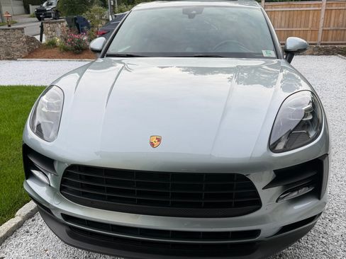 Used 2020 Porsche Macan AWD/4WD image 2