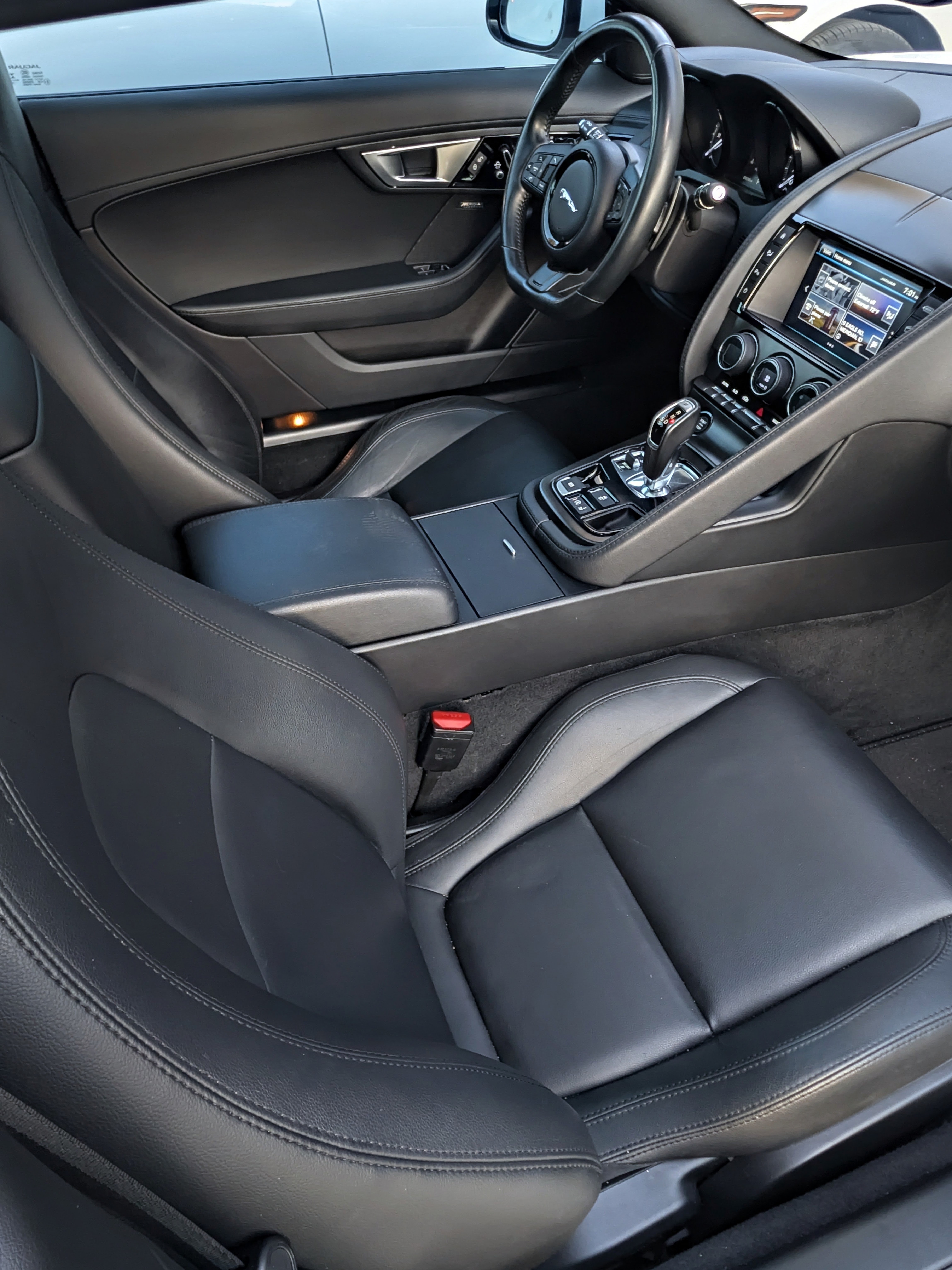 Used 2017 Jaguar F-TYPE Coupe RWD image 20