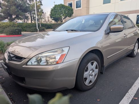 Used 2005 Honda Accord LX image 1