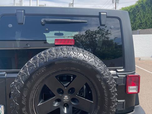 Used 2015 Jeep Wrangler Unlimited Sahara w/ Connectivity Group image 15