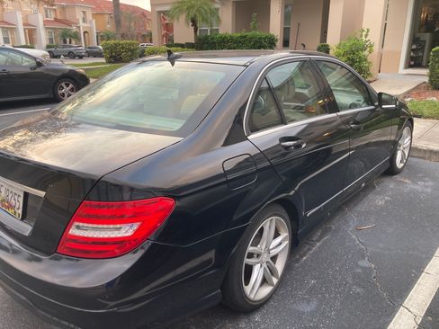 Used 2012 Mercedes-Benz C 300 4MATIC Sedan image 6