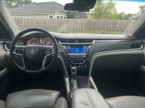 Used 2015 Cadillac XTS Premium image 1