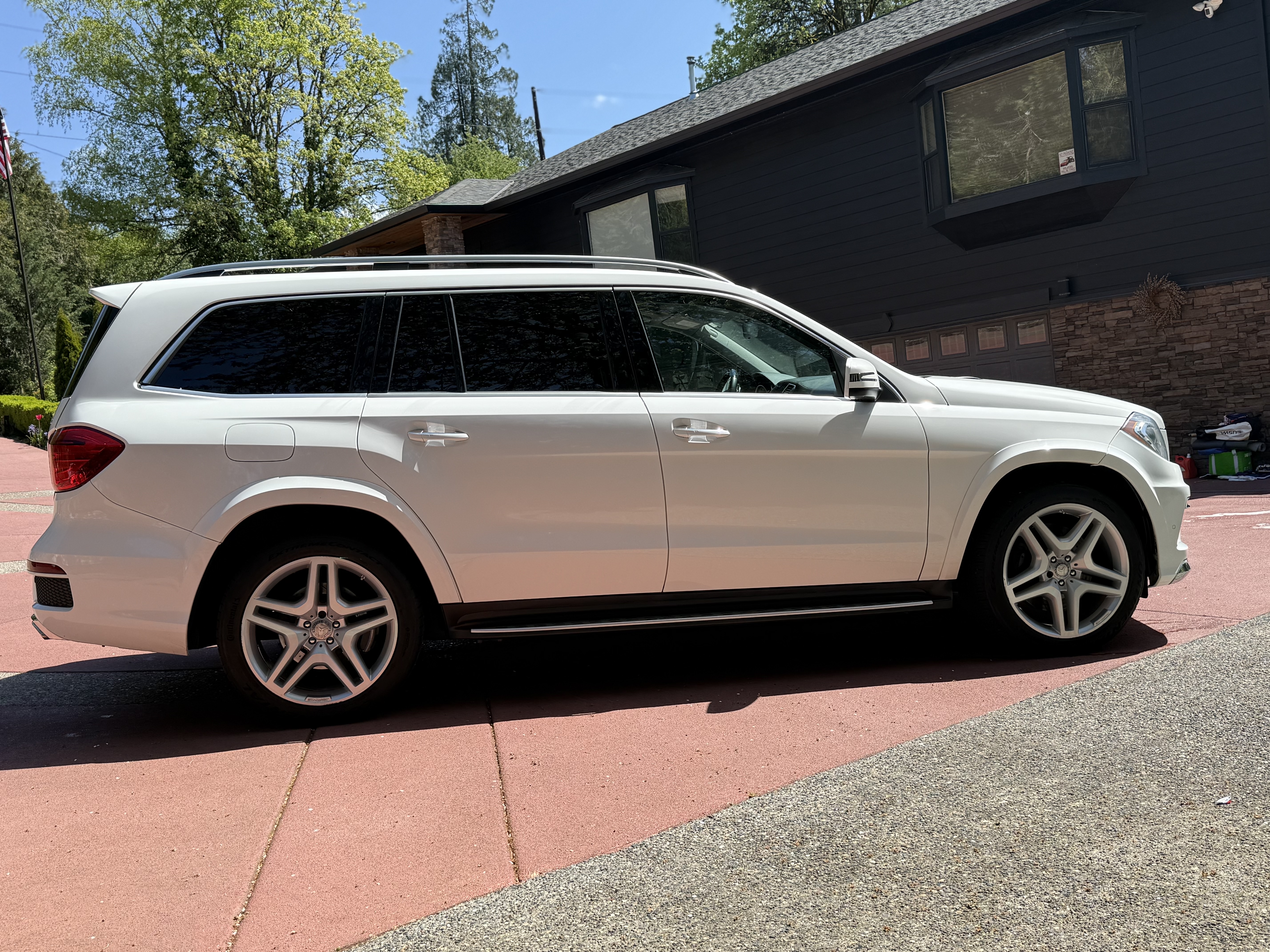 Used 2016 Mercedes-Benz GL 550 4MATIC image 17