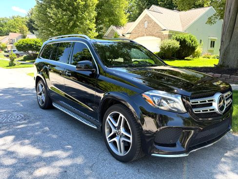 Used 2017 Mercedes-Benz GLS 550 4MATIC image 4