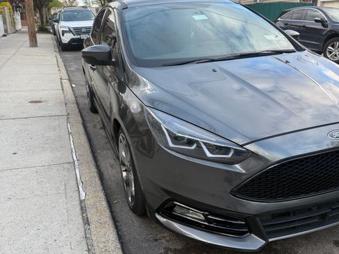 Used 2017 Ford Focus ST FWD image 13