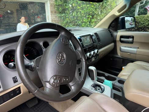 Used 2008 Toyota Sequoia Limited RWD image 12