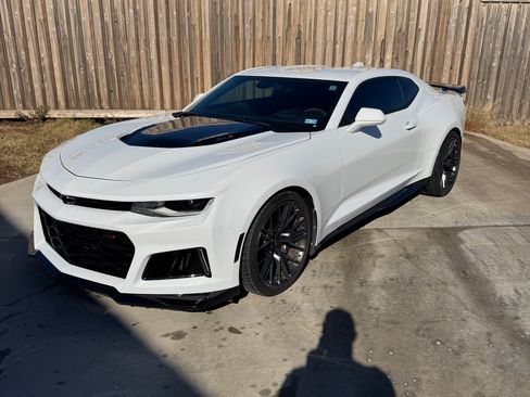 Used 2021 Chevrolet Camaro ZL1 image 2