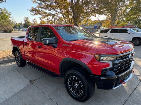 Used 2022 Chevrolet Silverado 1500 ZR2 w/ Technology Package image 2