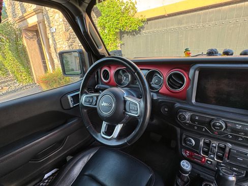 Used 2020 Jeep Wrangler Unlimited Rubicon AWD/4WD image 8