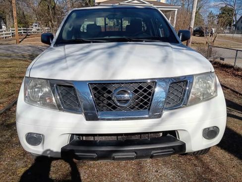 Used 2016 Nissan Frontier SV image 4