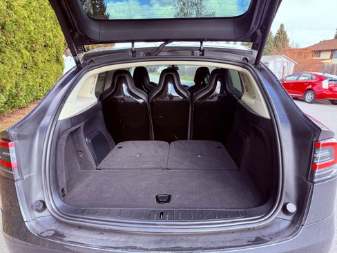 Used 2016 Tesla Model X 90D image 13