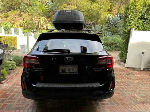 Used 2017 Subaru Outback 2.5i Touring image 4