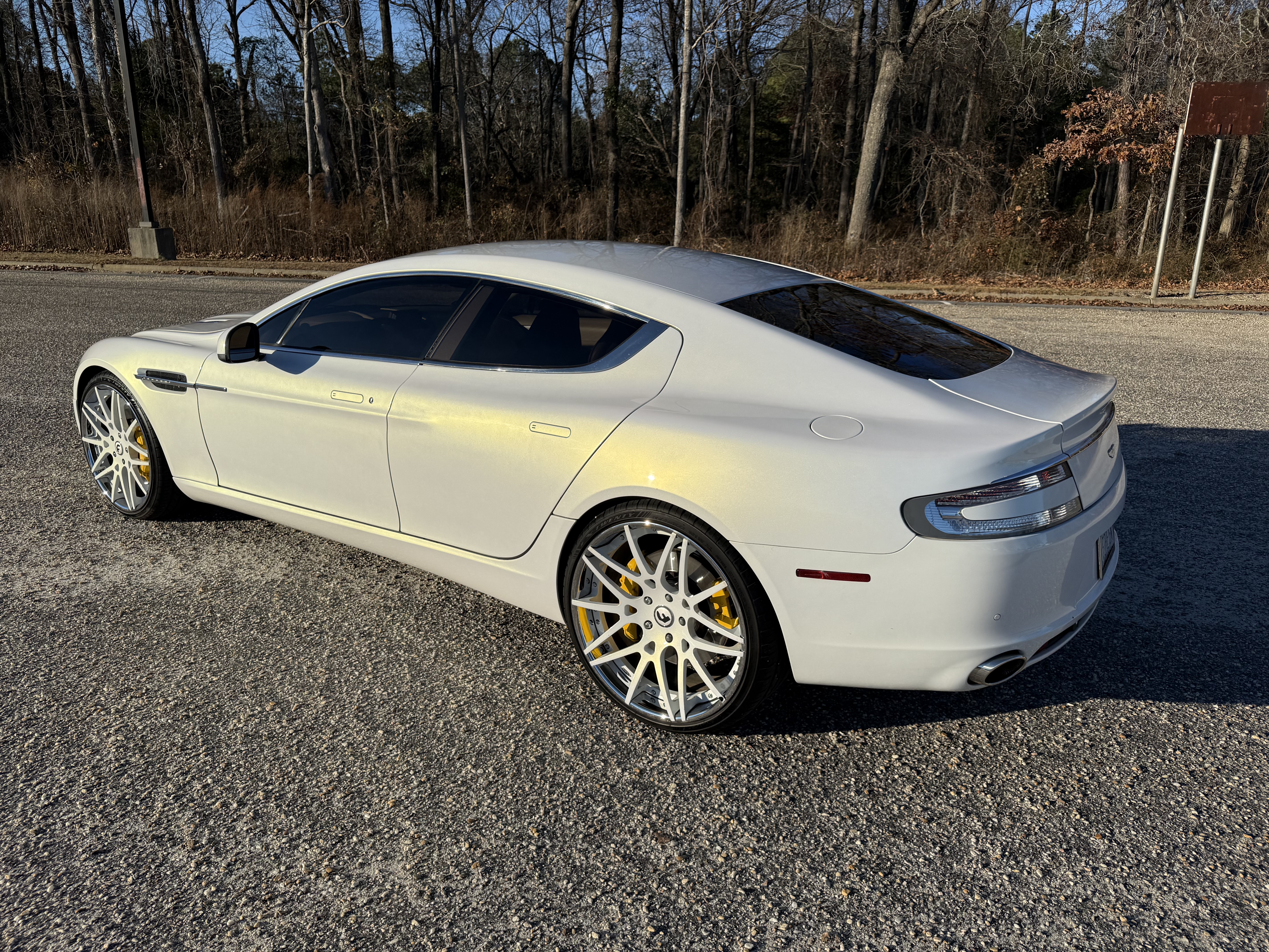 Used 2010 Aston Martin Rapide RWD image 4