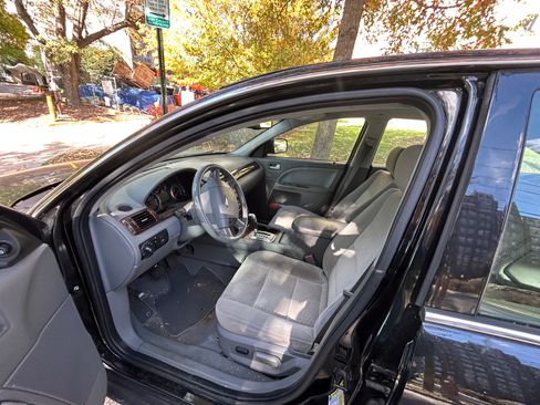 Used 2007 Ford Five Hundred SEL image 8