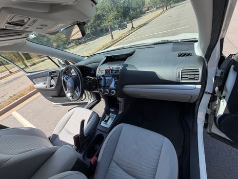 Used 2017 Subaru Forester 2.5i Premium AWD/4WD image 17