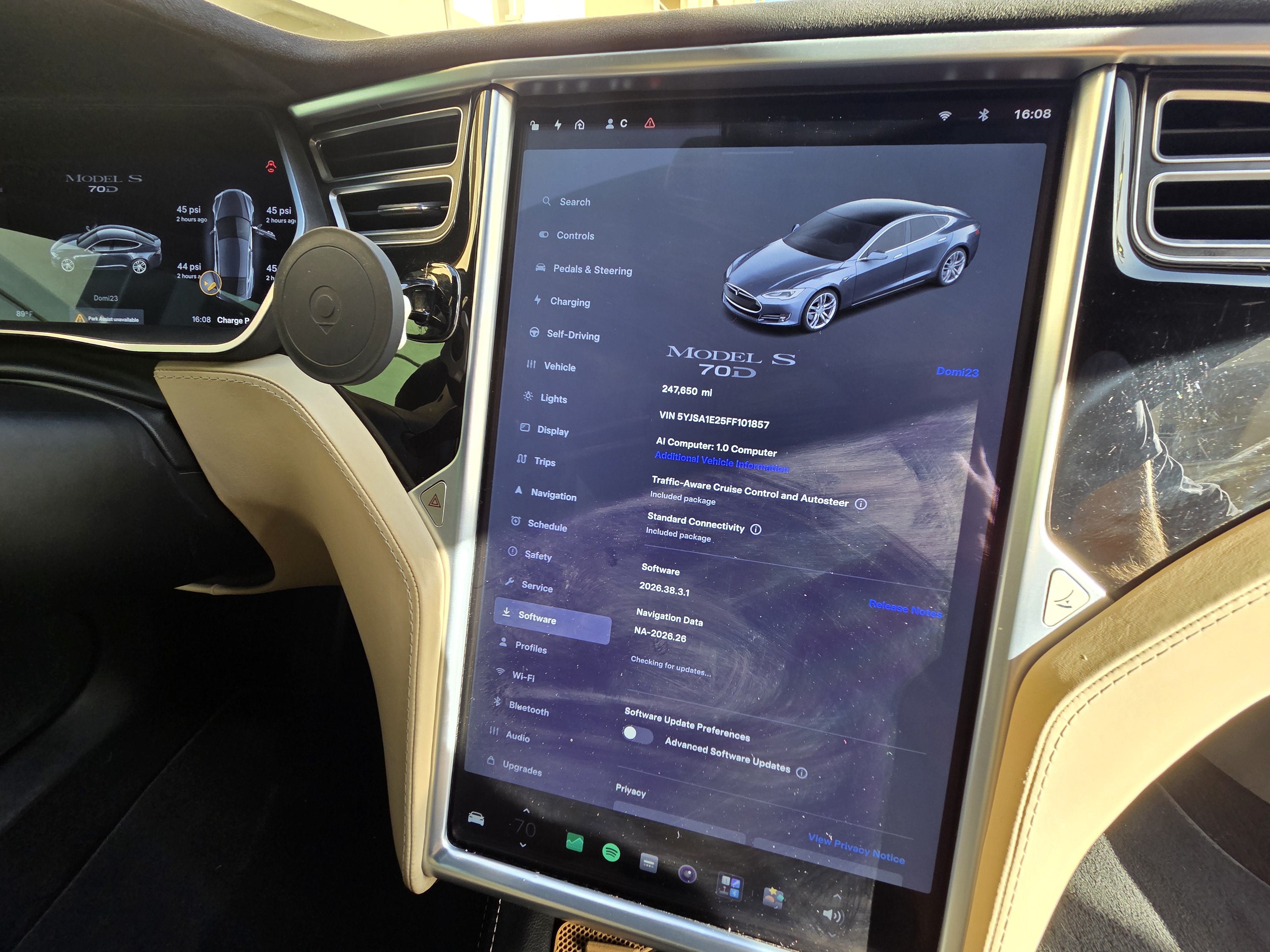 Used 2015 Tesla Model S 70D AWD/4WD image 15
