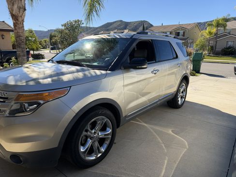 Used 2011 Ford Explorer XLT image 5