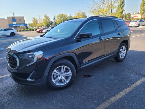 Used 2019 GMC Terrain SLE w/ Driver Convenience Package image 2
