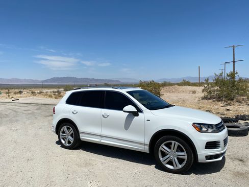 Used 2014 Volkswagen Touareg TDI AWD/4WD image 22
