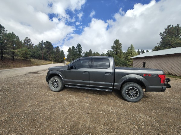 Used 2018 Ford F150 XLT w/ Equipment Group 302A Luxury AWD/4WD image 5