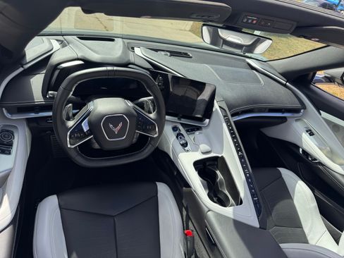 Used 2024 Chevrolet Corvette Stingray Preferred Cpe w/ Z51 Performance Package image 9