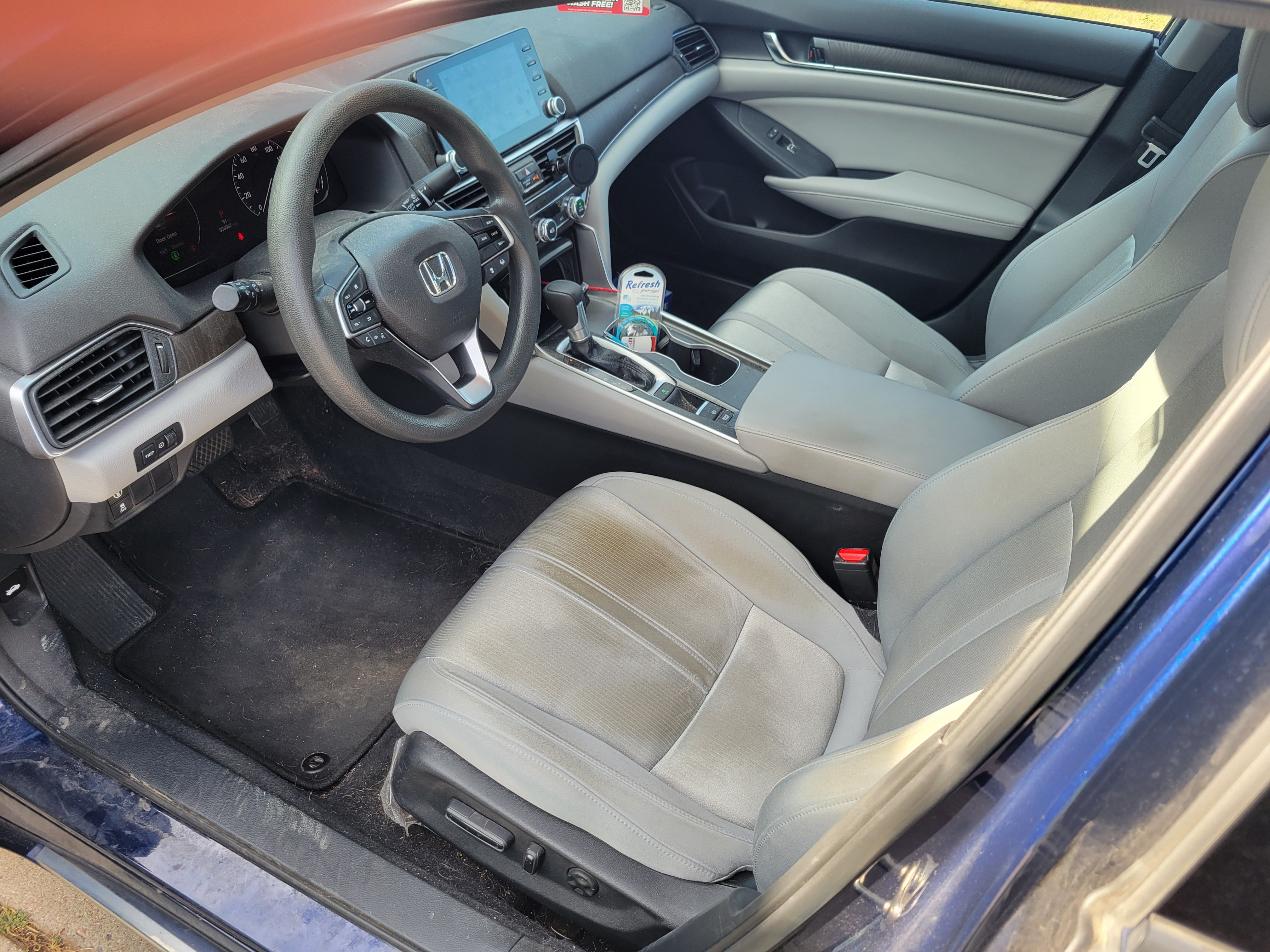 Used 2018 Honda Accord EX image 9
