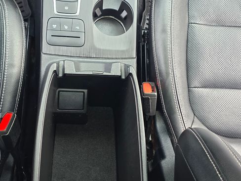 Used 2020 Ford Escape Titanium w/ Titanium Premium Package 2.0 image 24