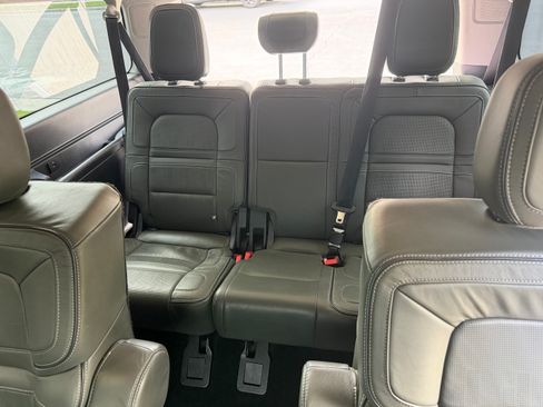 Used 2022 Lincoln Navigator L Black Label image 12