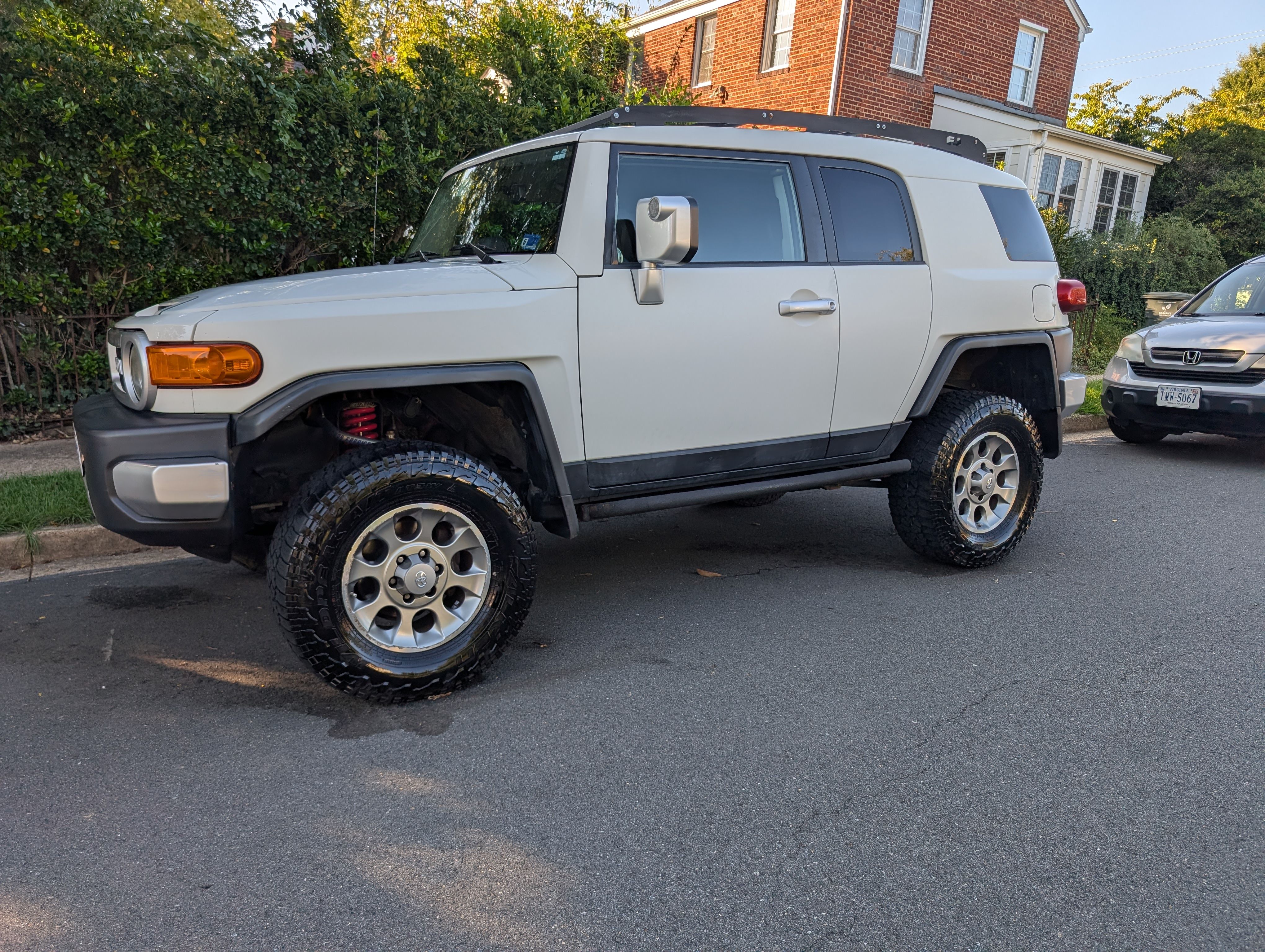 Used 2012 Toyota FJ Cruiser 4WD w/ Upgrade Pkg image 10