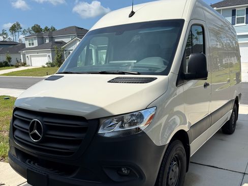 Used 2024 Mercedes-Benz Sprinter 2500 image 1