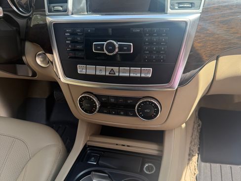 Used 2016 Mercedes-Benz GL 450 4MATIC image 24