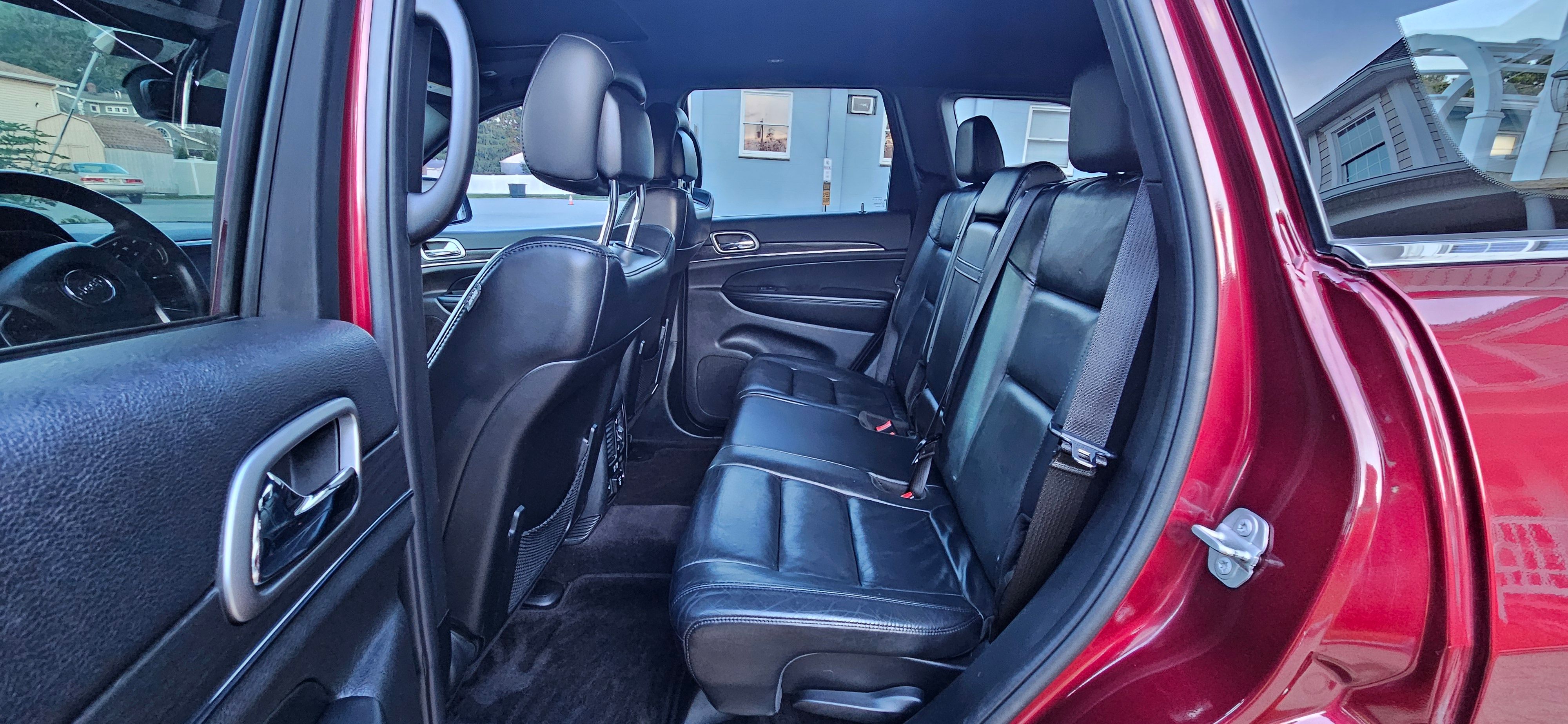 Used 2018 Jeep Grand Cherokee Limited AWD/4WD image 11