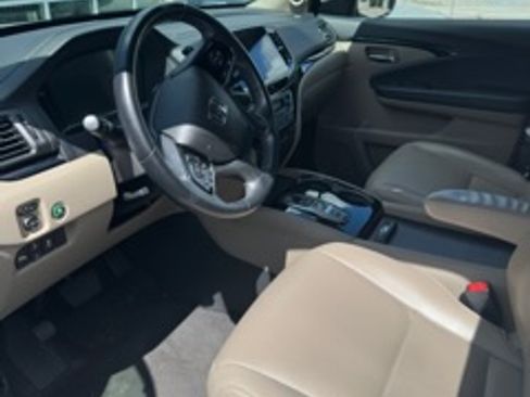 Used 2021 Honda Pilot Touring image 12