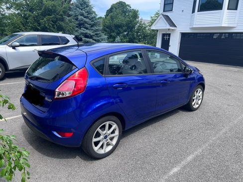Used 2015 Ford Fiesta SE w/ Comfort Package FWD image 2