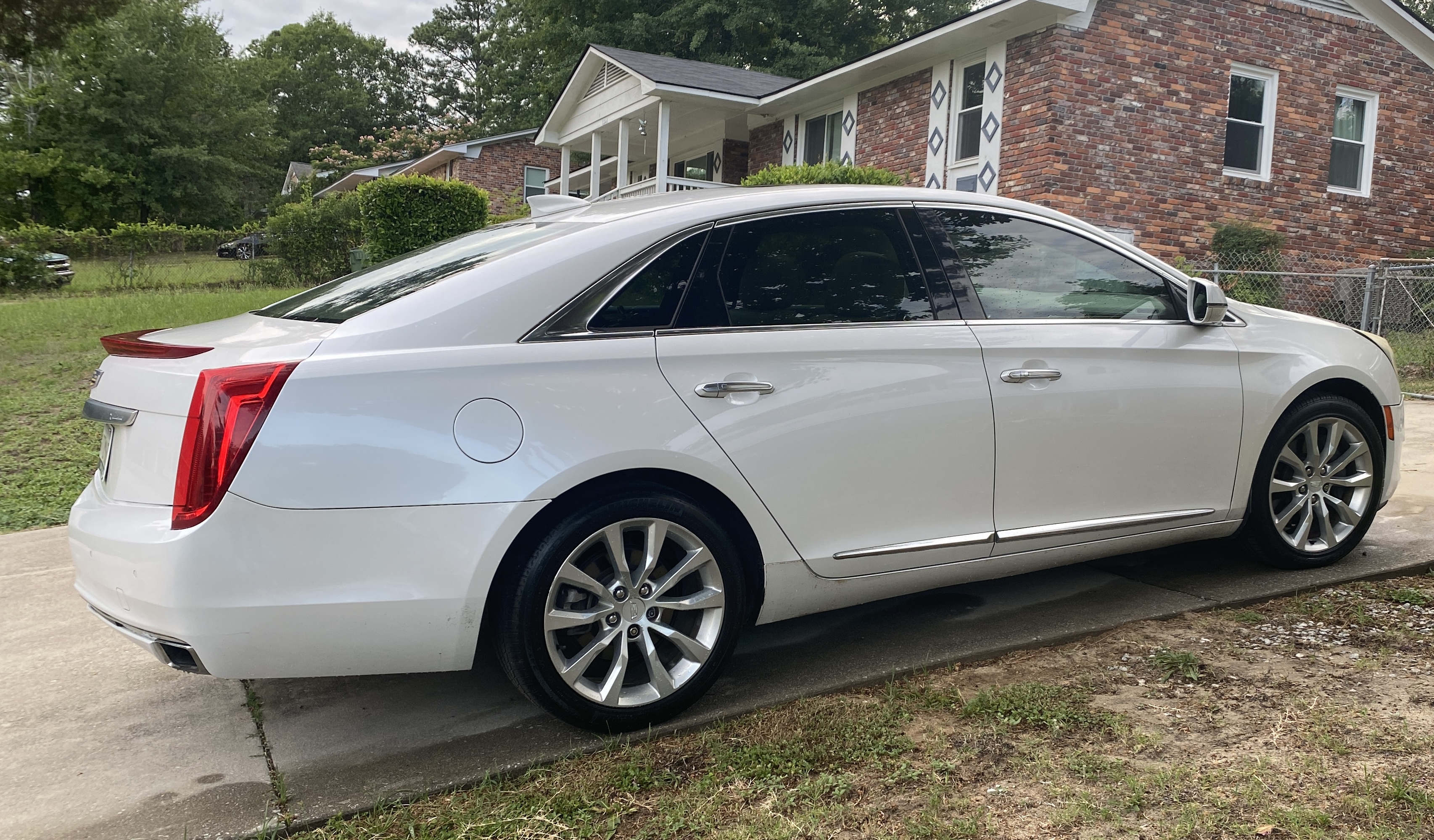 Used 2016 Cadillac XTS Luxury w/ Driver Awareness Package FWD image 15