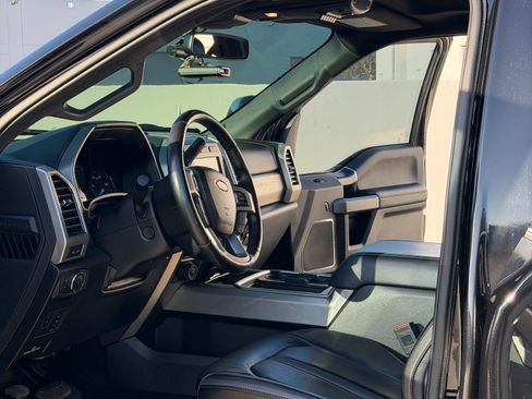 Used 2021 Ford F450 Platinum w/ FX4 Off-Road Package image 19